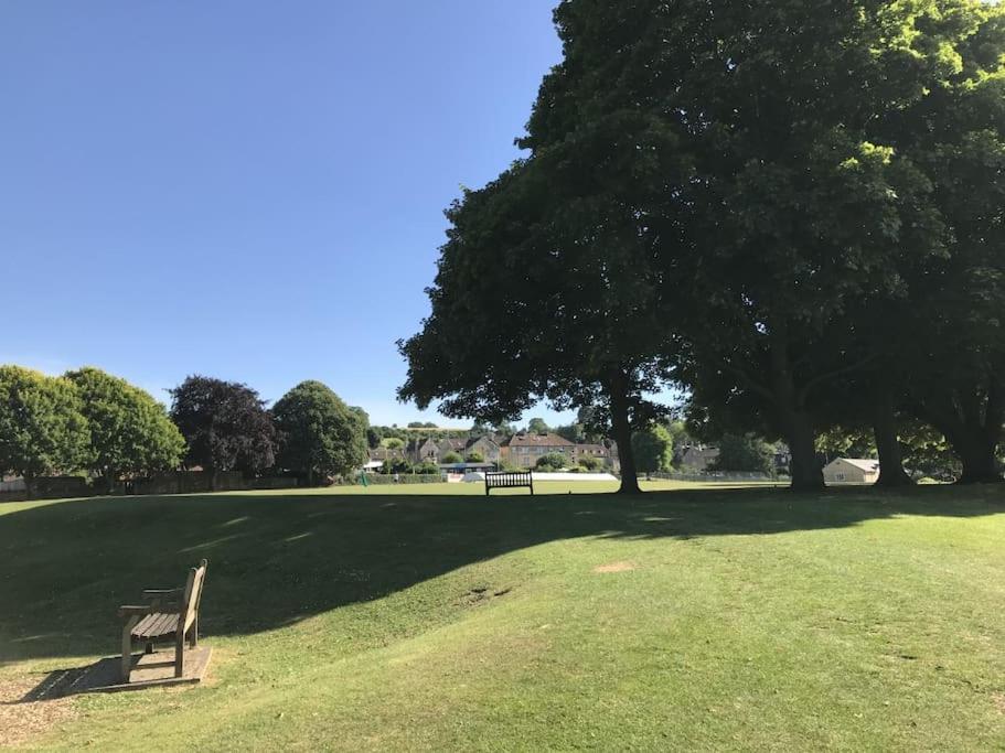 Barley - Cosy Stylish Apartment - Easy Access To Bath And Many Nearby Attractions 博克斯 外观 照片